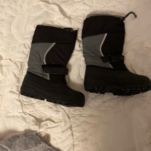 LLBean kids winter waterproof boots size 3
